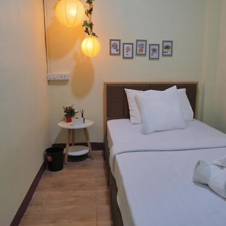 Hostel Ez Sleep @ Ratchada 19 Bangkok Exteriér fotografie